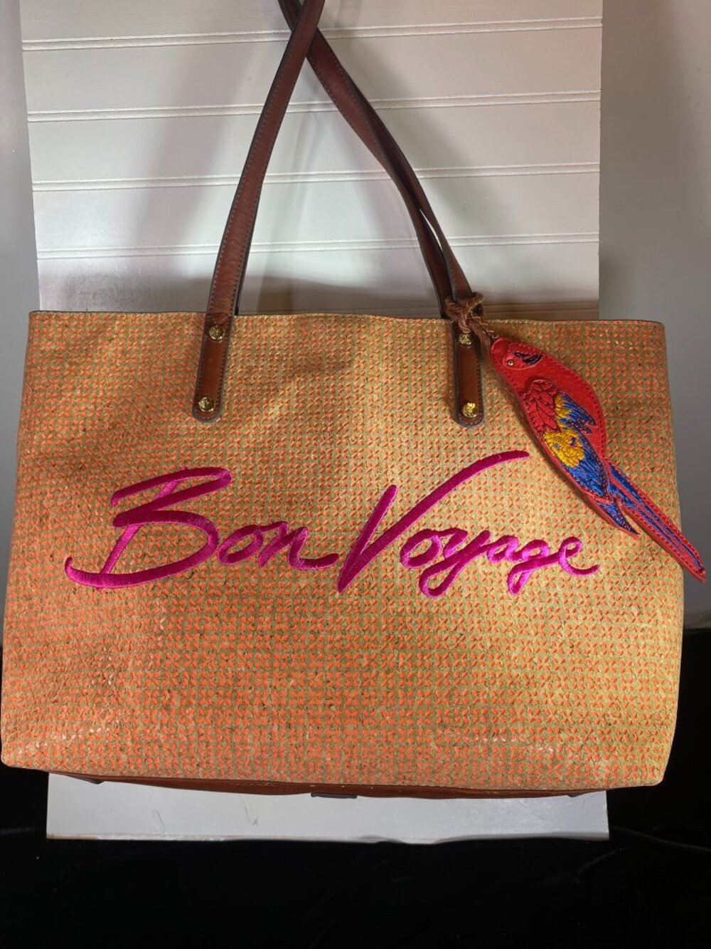 Large Tommy Bahama Bon Voyage Beach Purse in very good condition